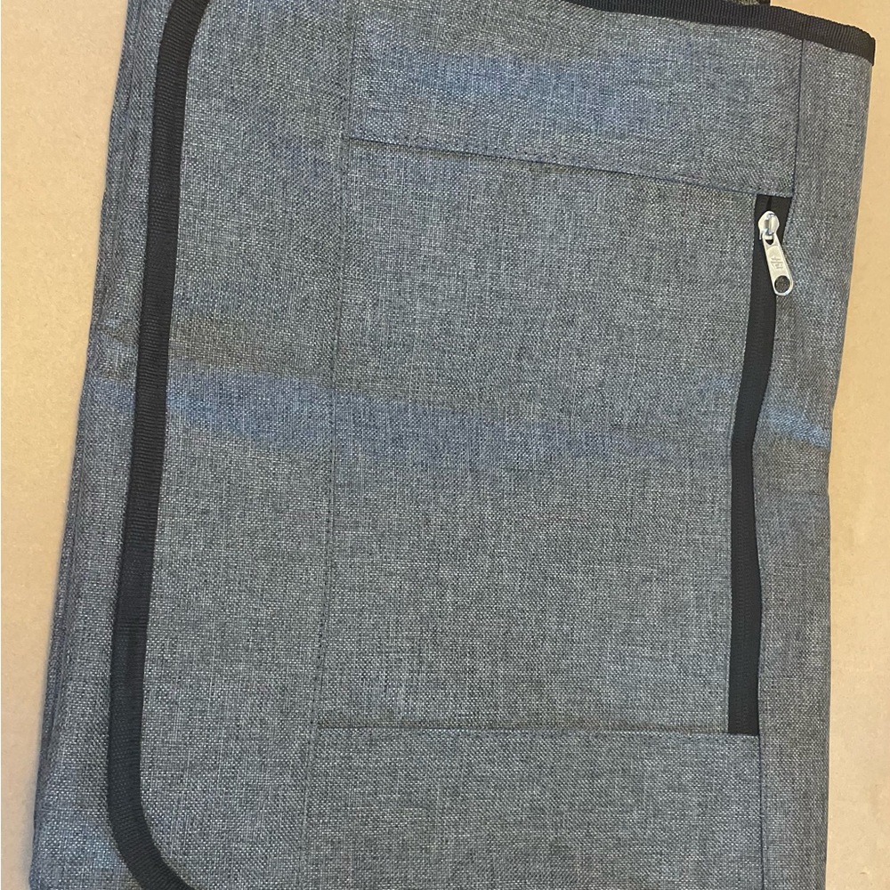 NWOT- Heathered Grey Laptop Messenger Bag Padded/Adjustable Shoulder Strap - Picture 3 of 10